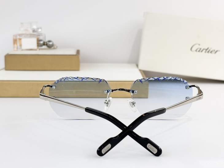 Picture of Cartier Sunglasses _SKUfw80274912fw
